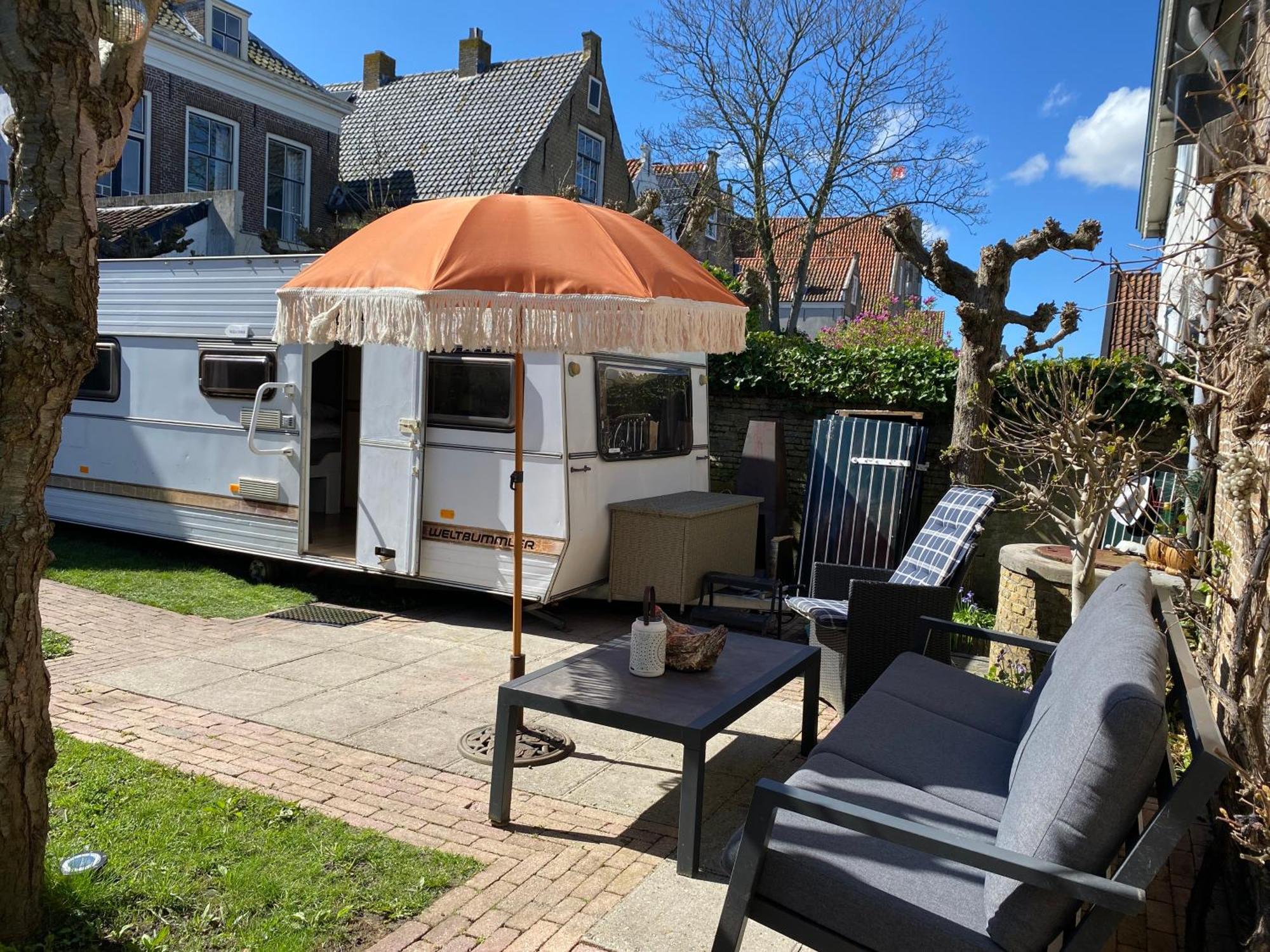 Caravan Stadstuin Goedereede Let Op De Badkamer Moet Met Andere Gasten Gedeeld Worden Екстериор снимка